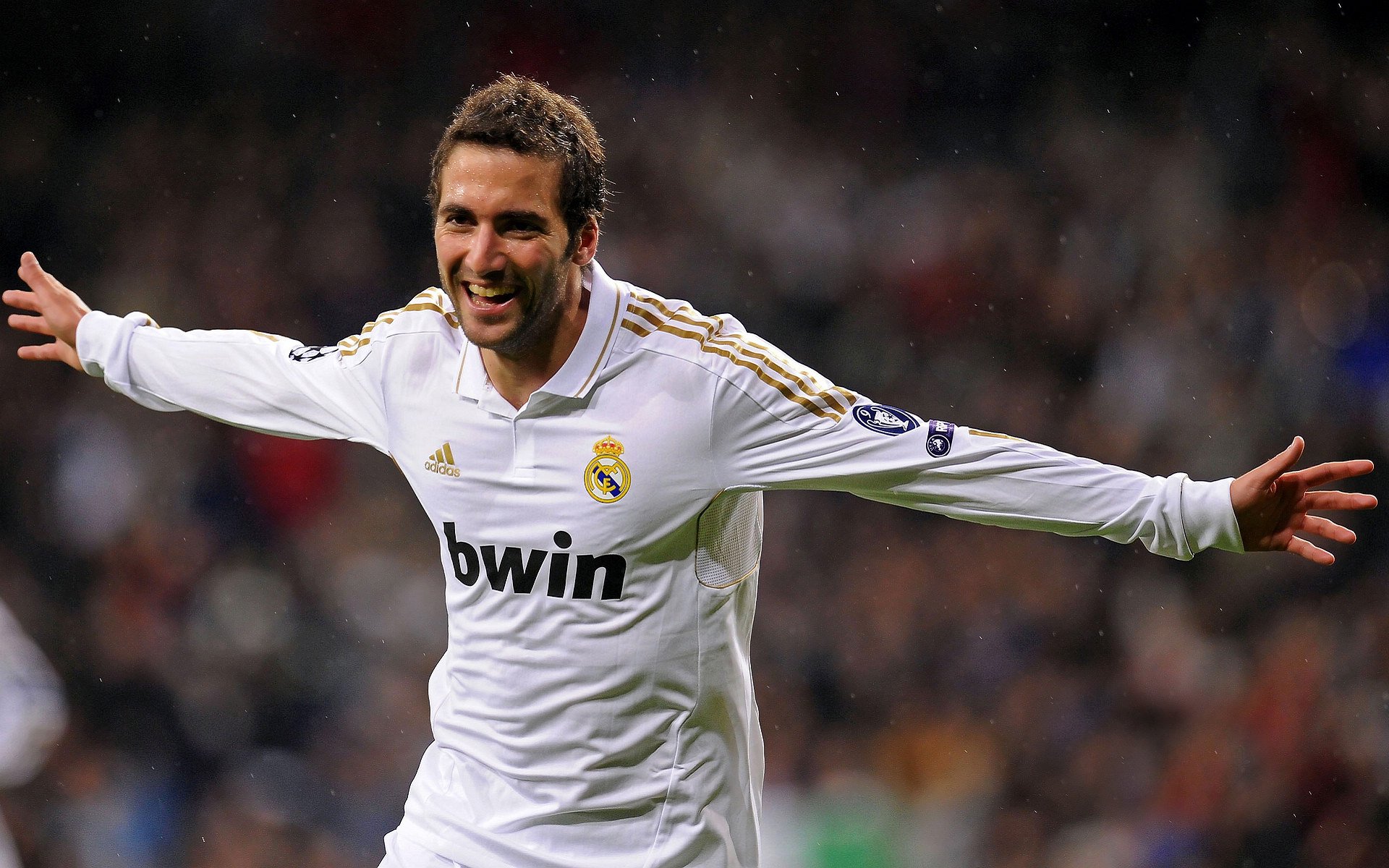 电竞赛场焦点！比利时队对阵葡萄牙队，年轻新星表现惊艳，未来可期